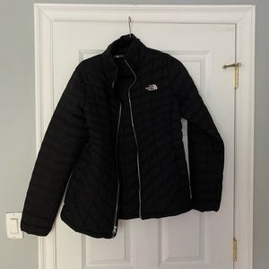 Women’s north face down winter jacket